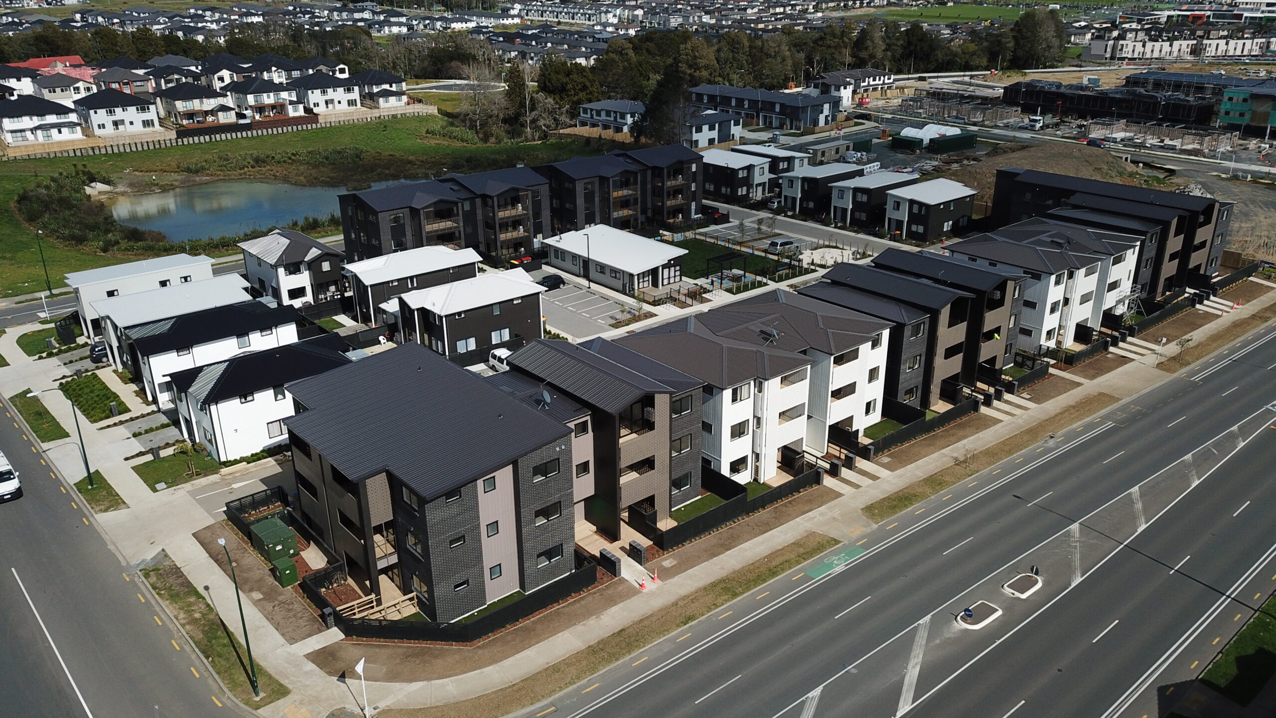 Valderama Apartments