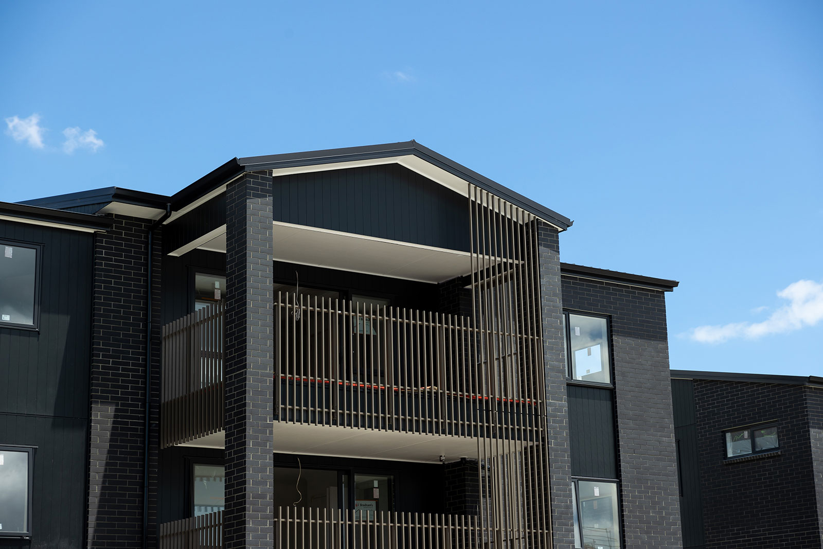 Valderama Apartments